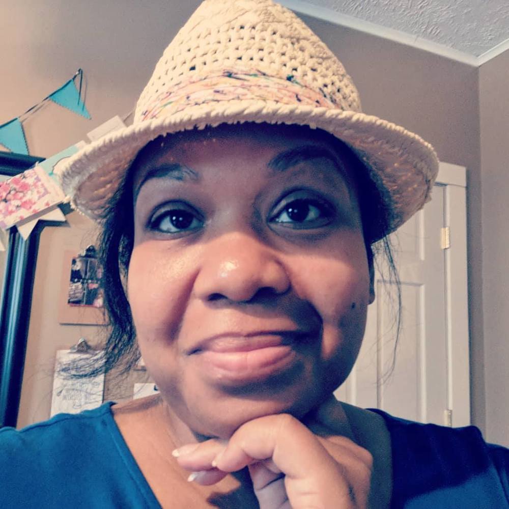 Meet your Posher, Monique